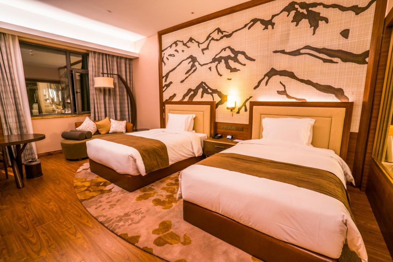 คราวน์ พลาซา รีสอร์ต ฉางไป่ซาน ฮอตสปริง Hotel Antu ภายนอก รูปภาพ