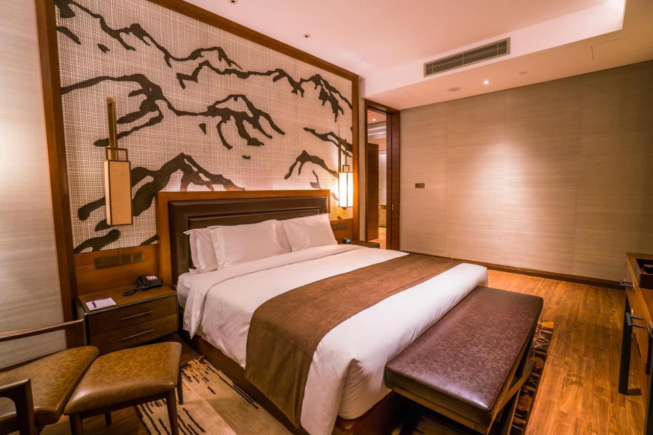 คราวน์ พลาซา รีสอร์ต ฉางไป่ซาน ฮอตสปริง Hotel Antu ภายนอก รูปภาพ