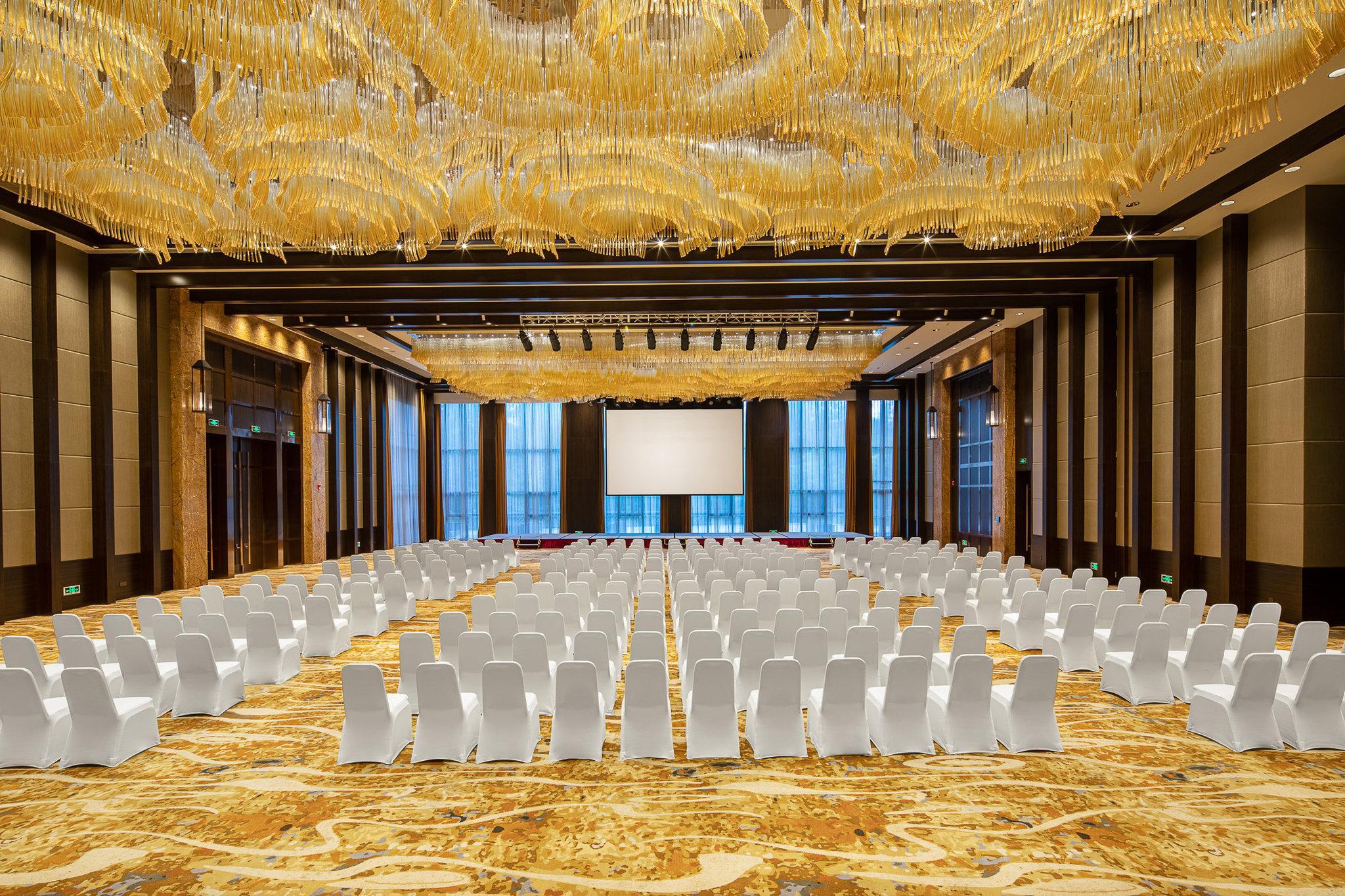 คราวน์ พลาซา รีสอร์ต ฉางไป่ซาน ฮอตสปริง Hotel Antu ภายนอก รูปภาพ
