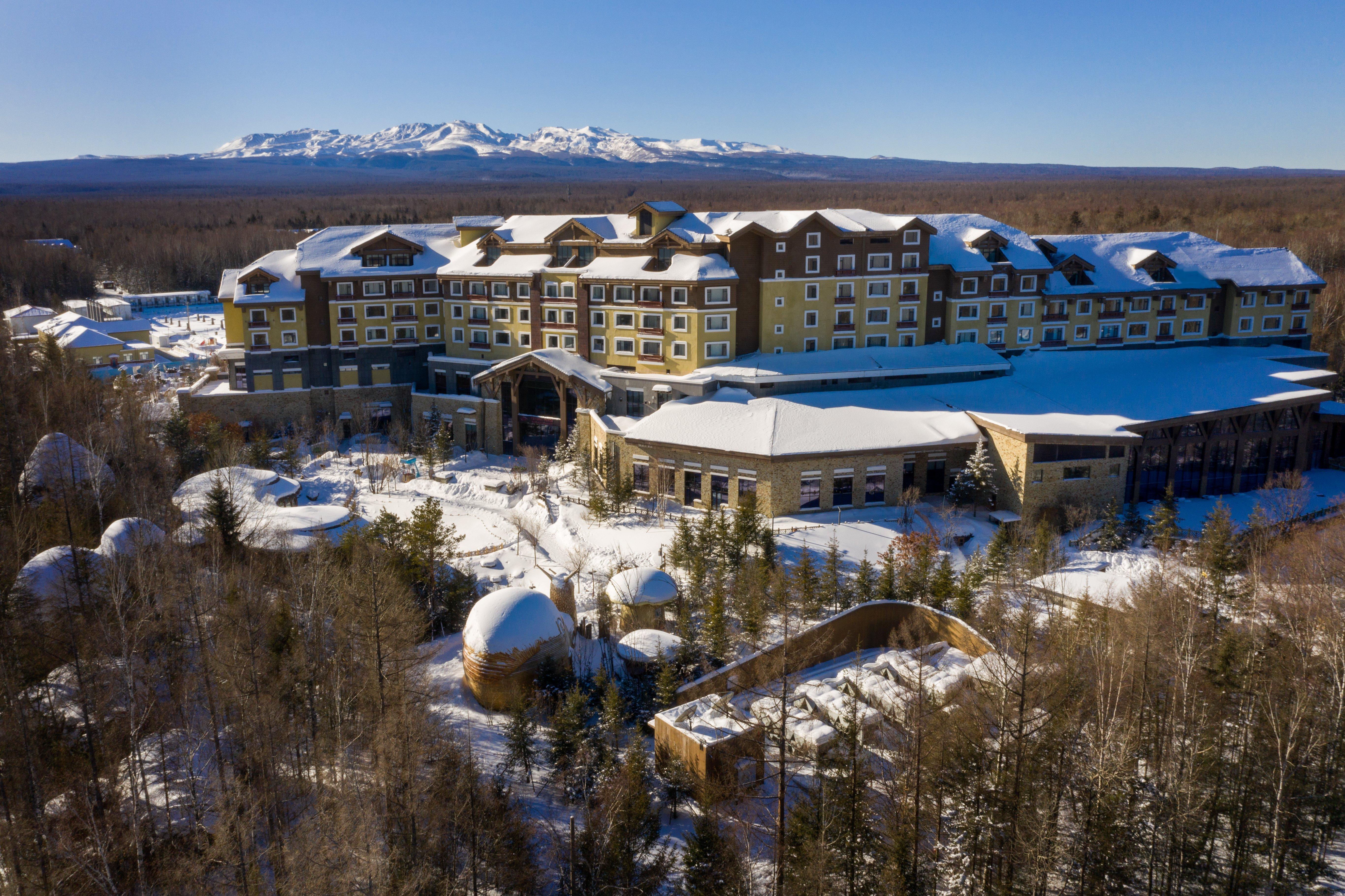 คราวน์ พลาซา รีสอร์ต ฉางไป่ซาน ฮอตสปริง Hotel Antu ภายนอก รูปภาพ